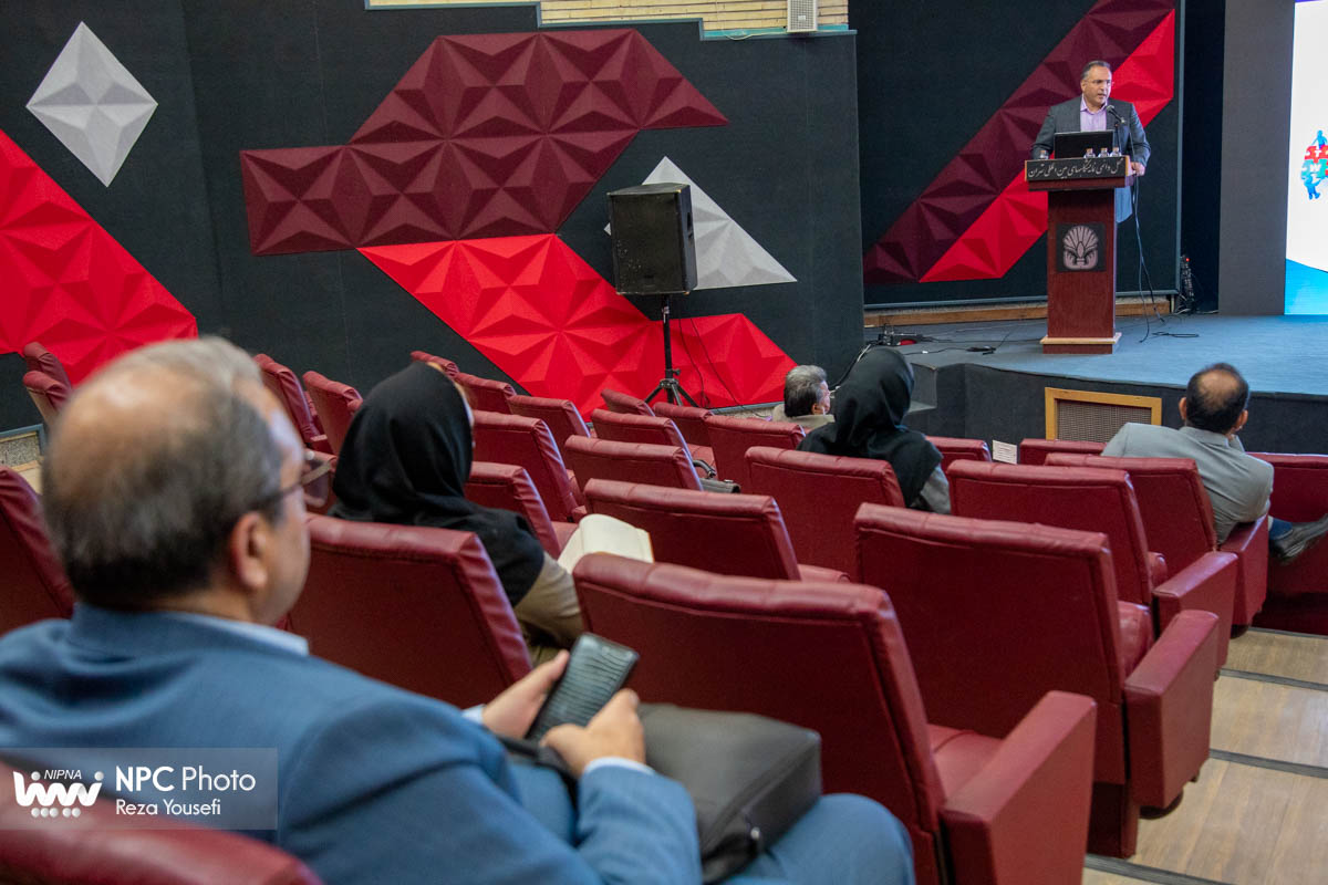 کارگاه آموزشی توسعه گریدهای جدید محصولات پتروشیمی در حاشیه دومین روز از هفدهمین نمایشگاه بین‌المللی ایران پلاست 7