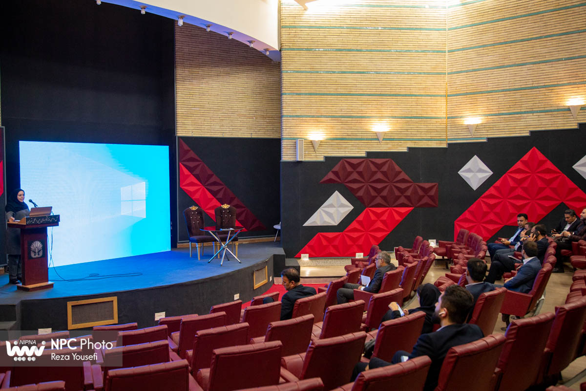 کارگاه آموزشی «تأمین مالی بانک تجارت در حوزه‌های مختلف صنعت پتروشیمی» در حاشیه دومین روز از هفدهمین نمایشگاه بین‌المللی ایران پلاست 2