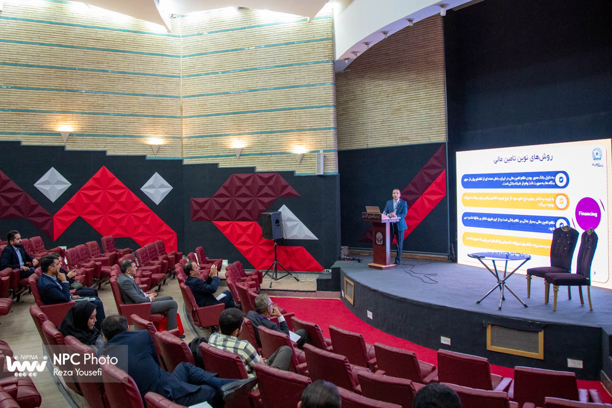 کارگاه آموزشی «تأمین مالی بانک تجارت در حوزه‌های مختلف صنعت پتروشیمی» در حاشیه دومین روز از هفدهمین نمایشگاه بین‌المللی ایران پلاست 5