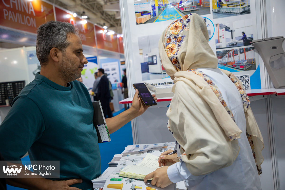 سالن 35 در دومین روز از هفدهمین نمایشگاه بین المللی ایران پلاست 12