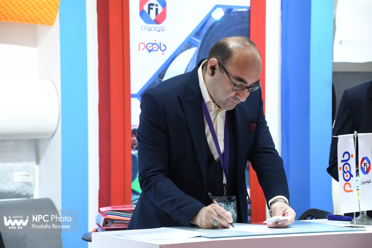 سالن میلاد در دومین روز از هفدهمین نمایشگاه بین المللی ایران پلاست 7