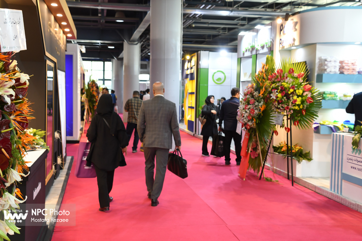 سالن میلاد در دومین روز از هفدهمین نمایشگاه بین المللی ایران پلاست 13