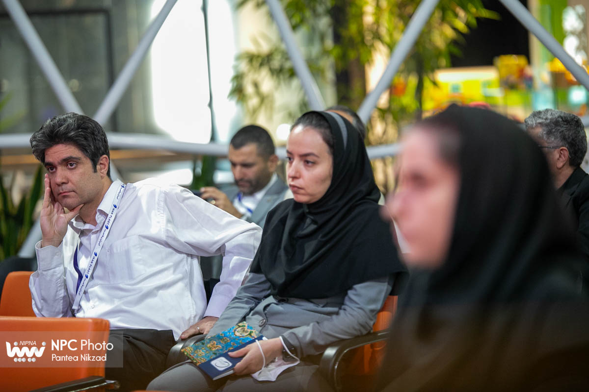 نشست تخصصی «اعتبارات مالیاتی به شرکت‌های تولید بار اول» در سومین روز از هفدهمین نمایشگاه ایران پلاست 9