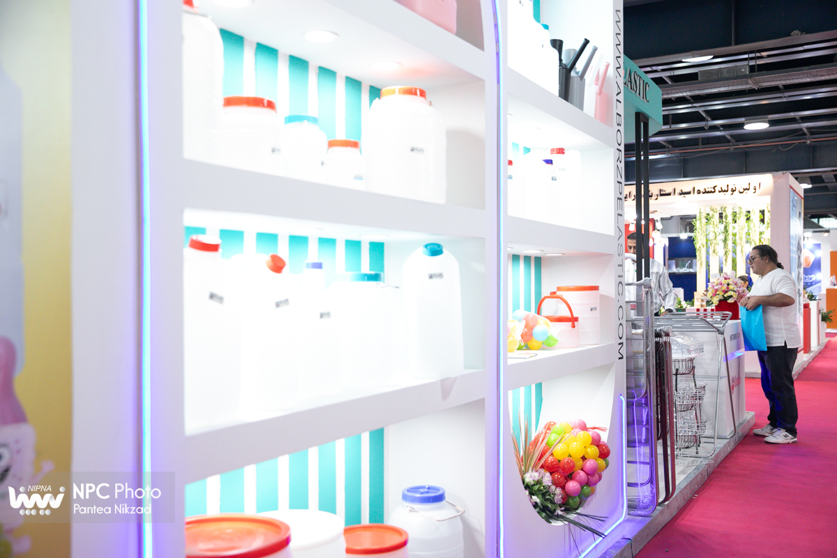 سالن میلاد در سومین روز از هفدهمین نمایشگاه بین المللی ایران پلاست 16