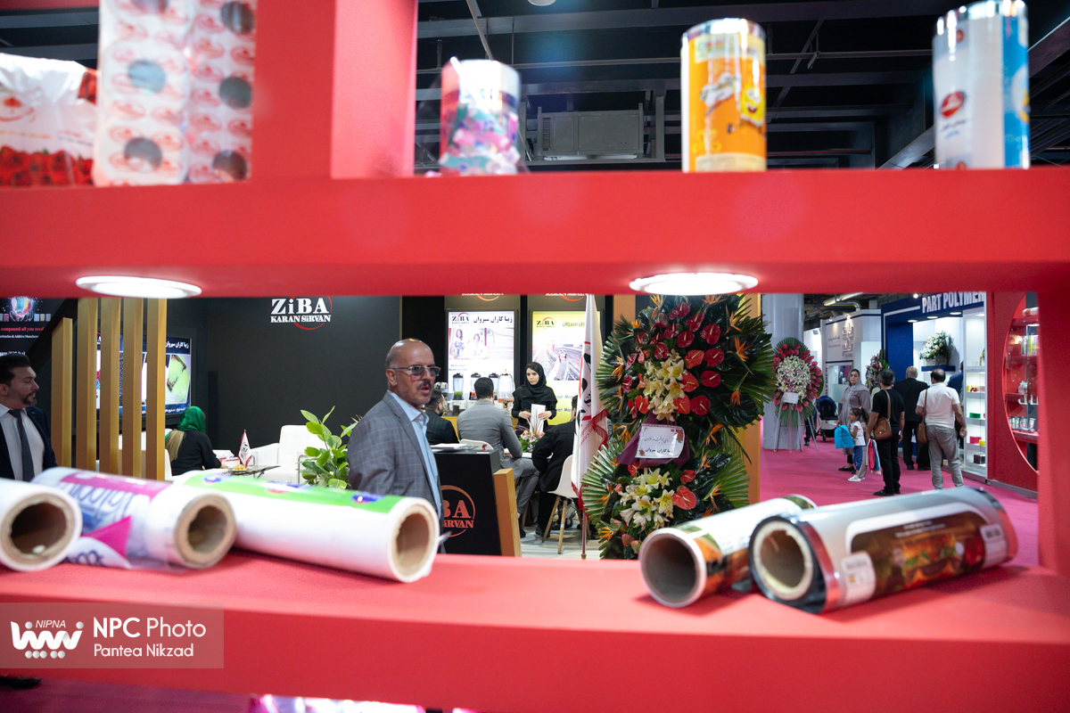 سالن میلاد در سومین روز از هفدهمین نمایشگاه بین المللی ایران پلاست 17