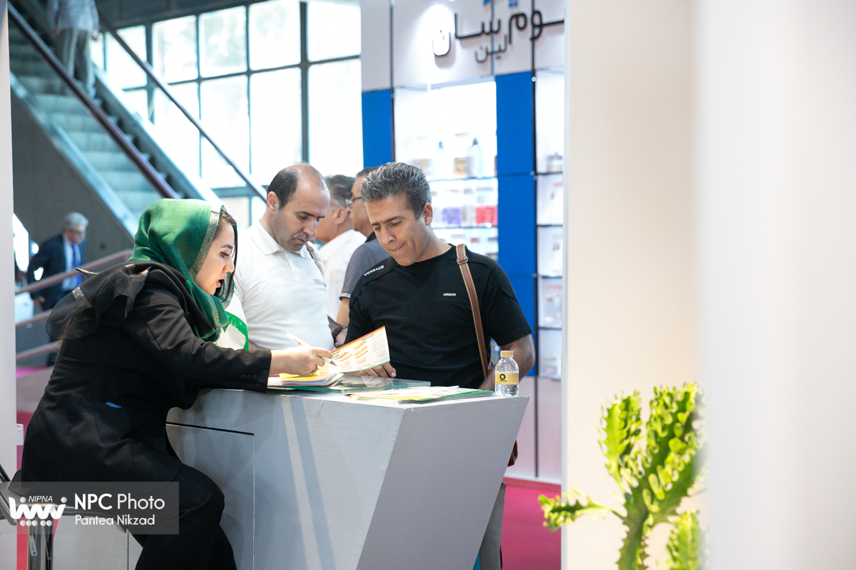 سالن میلاد در سومین روز از هفدهمین نمایشگاه بین المللی ایران پلاست 24