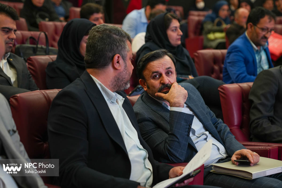 نشست «عرضه اعتباری محصولات پتروشیمی، گامی در جهت فعالسازی واحدهای راکد و زیر ظرفیت» در حاشیه سومین روز هفدهمین نمایشگاه بین‌المللی ایران پلاست 9