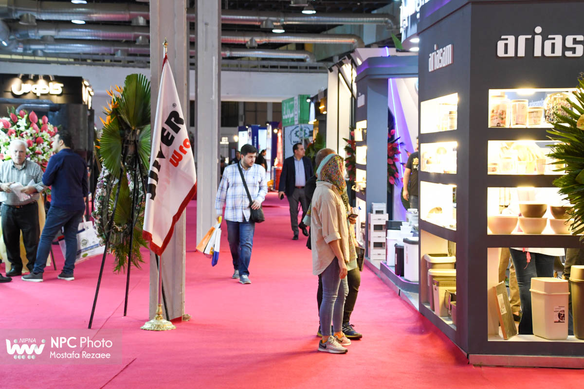 سالن 10 و 11 در سومین روز از هفدهمین نمایشگاه بین المللی ایران پلاست 9