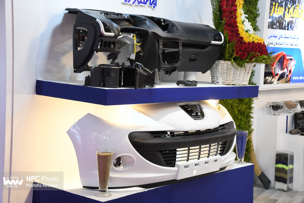 سالن 7 در چهارمین روز از هفدهمین نمایشگاه بین المللی ایران پلاست 13