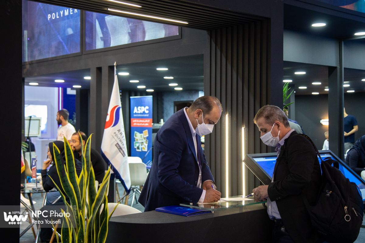 سالن 8 و 9  در روز پایانی هفدهمین نمایشگاه بین المللی ایران پلاست 13