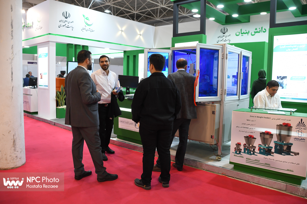 سالن 27 در چهارمین روز از هفدهمین نمایشگاه بین المللی ایران پلاست 4