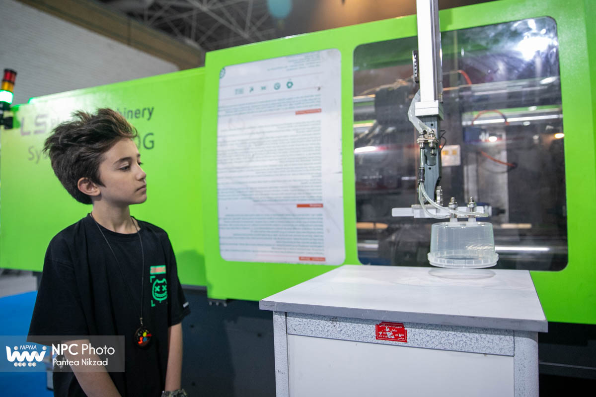 سالن 35 در چهارمین روز از هفدهمین نمایشگاه بین المللی ایران پلاست 35