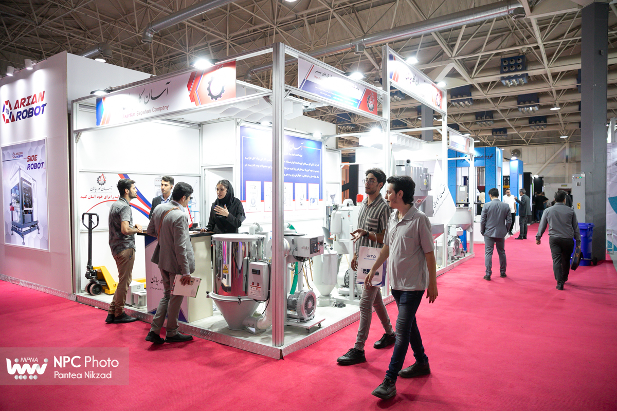 سالن 38 در چهارمین روز از هفدهمین نمایشگاه بین المللی ایران پلاست 18