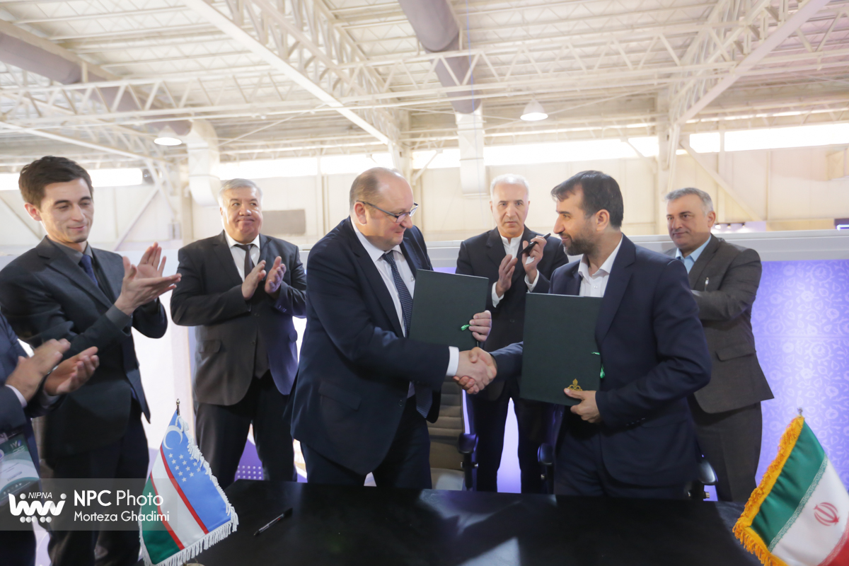 امضا تفاهم‌نامه همکاری  شرکت ملی صنایع پتروشیمی و شرکت اوزکیمو صنعت ازبکستان در حاشیه چهارمین روز از هفدهمین نمایشگاه بین‌المللی ایران پلاست  7