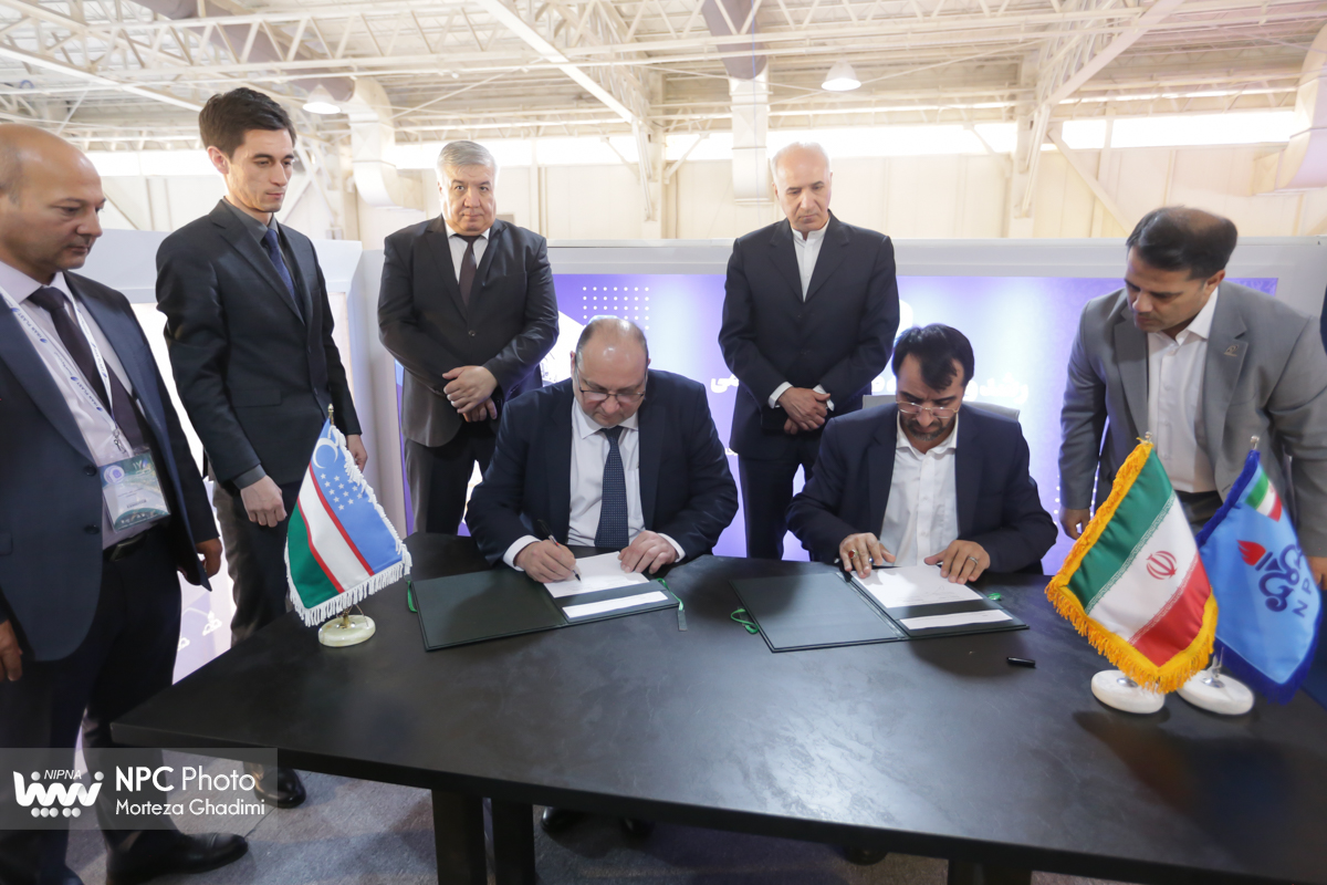 امضا تفاهم‌نامه همکاری  شرکت ملی صنایع پتروشیمی و شرکت اوزکیمو صنعت ازبکستان در حاشیه چهارمین روز از هفدهمین نمایشگاه بین‌المللی ایران پلاست  8