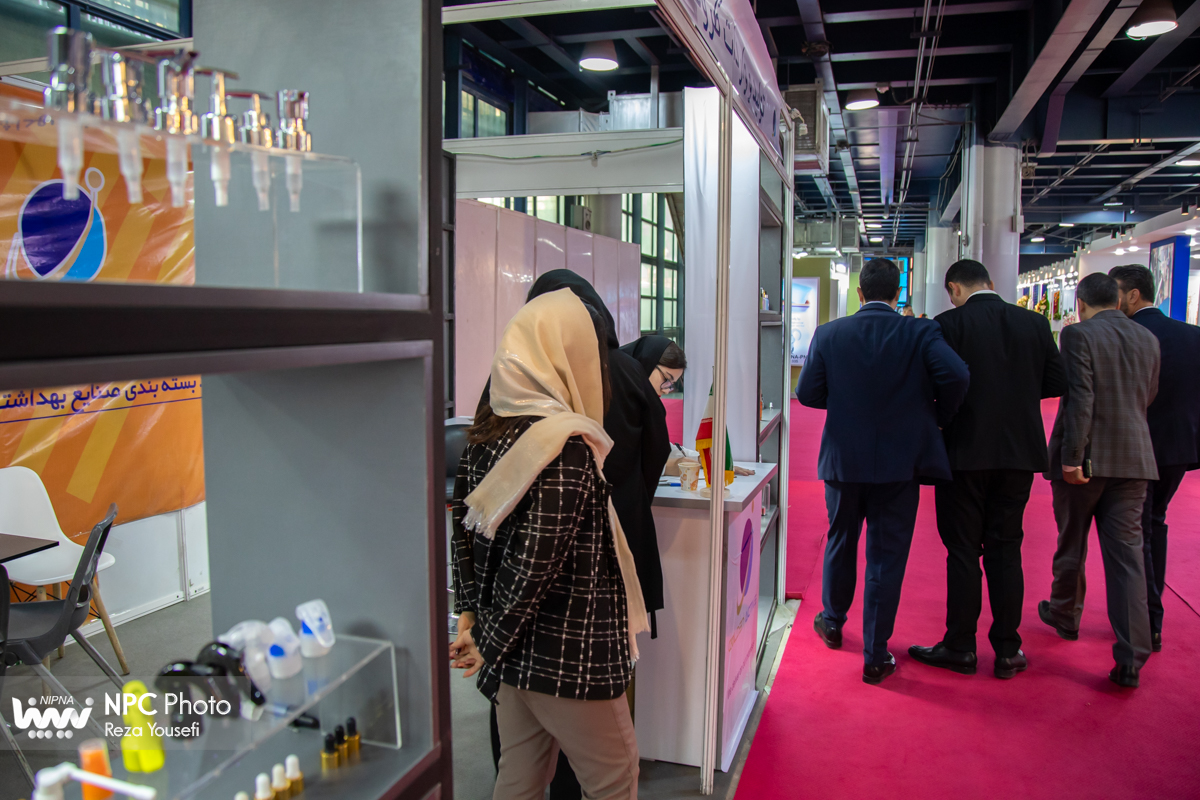 سالن میلاد در چهارمین روز از هفدهمین نمایشگاه بین المللی ایران پلاست 1