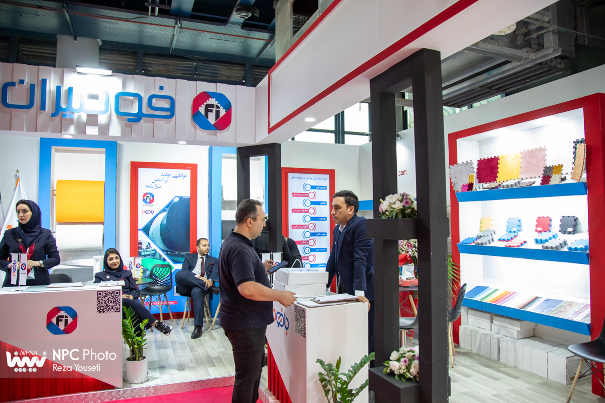 سالن میلاد در چهارمین روز از هفدهمین نمایشگاه بین المللی ایران پلاست 2