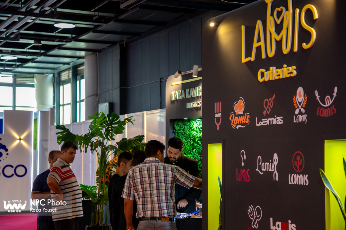 سالن میلاد در چهارمین روز از هفدهمین نمایشگاه بین المللی ایران پلاست 3