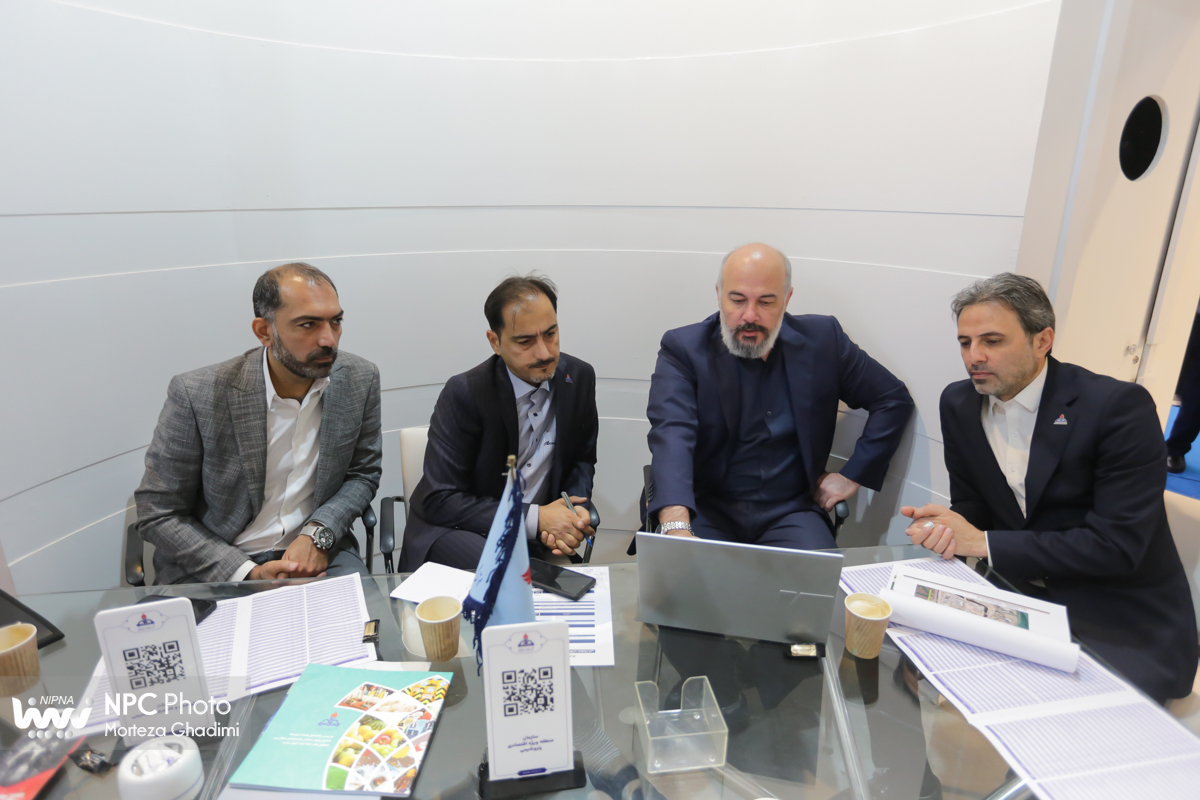 غرفه شرکت ملی صنایع پتروشیمی در آخرین روز از هفدهمین نمایشگاه بین‌المللی ایران‌پلاست 16