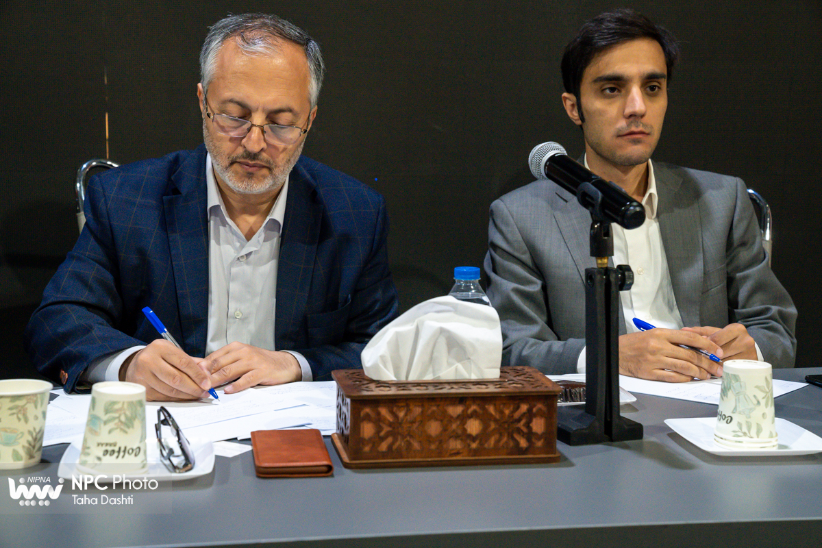 نشست تکمیل زنجیره ارزش محصوالت پلیمری در آخرین روز نمایشگاه بین‌المللی ایران‌پلاست 4