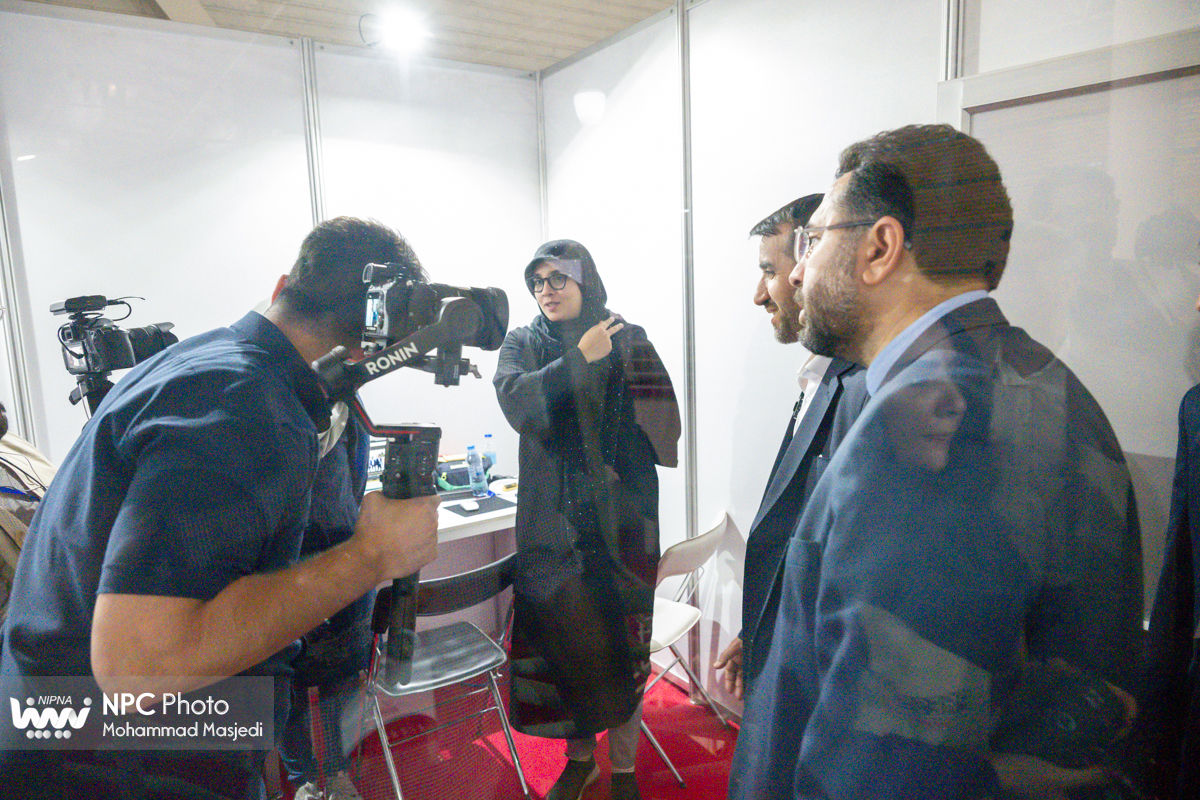 تقدیر و تشکر مدیرعامل شرکت ملی صنایع پتروشیمی از تیم اجرایی در هفدهمین نمایشگاه بین المللی ایران پلاست 21