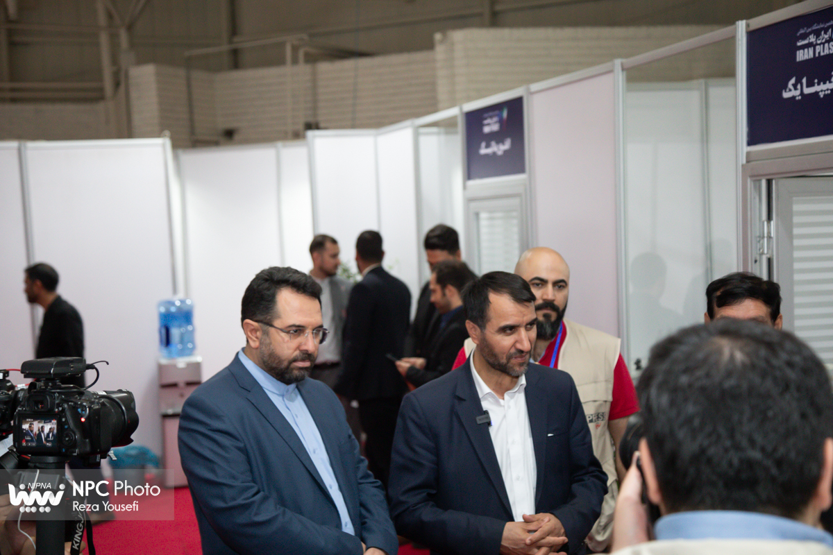 تقدیر و تشکر مدیرعامل شرکت ملی صنایع پتروشیمی از تیم اجرایی در هفدهمین نمایشگاه بین المللی ایران پلاست 25