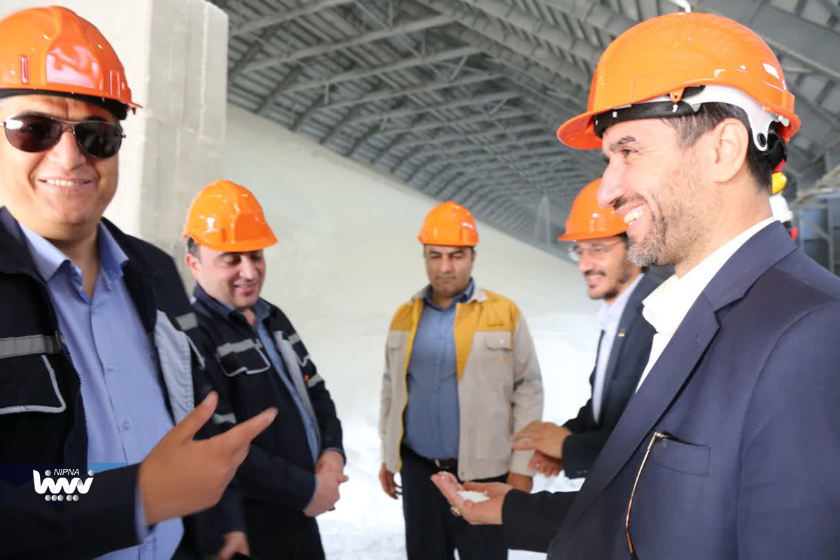 بازدید عملیاتی مهندس شاهمیرزایی معاون وزیر نفت و مدیرعامل شرکت ملی صنایع پتروشیمی از شرکت پتروشیمی لردگان 10