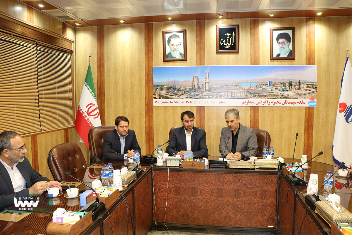 بازدید معاون وزیر نفت و مدیرعامل شرکت ملی صنایع پتروشیمی از پتروشیمی شیراز 8