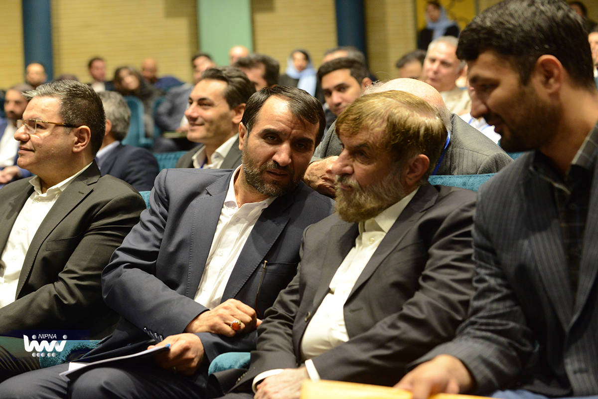 حضور مهندس شاهمیرزایی معاون وزیر نفت و مدیرعامل شرکت ملی صنایع پتروشیمی در نخستین کنفرانس صنعت ماشین سازی پلیمر، تجهیزات و فناوری ها 11