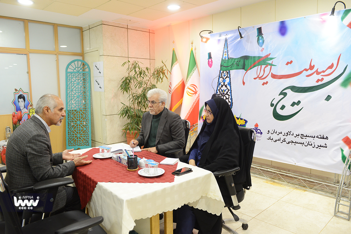 میز خدمت با حضور معاون وزیر نفت و مدیرعامل شرکت ملی صنایع پتروشیمی 1