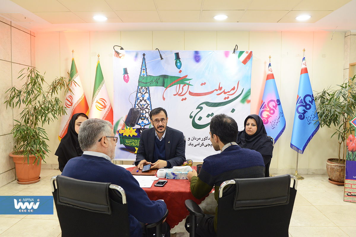 میز خدمت با حضور معاون وزیر نفت و مدیرعامل شرکت ملی صنایع پتروشیمی 2