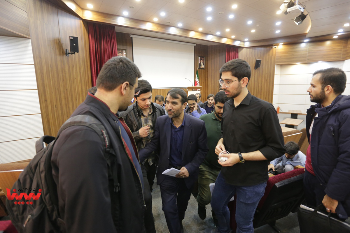 مهندس شاه میرزایی معاون وزیر نفت و مدیرعامل شرکت ملی صنایع پتروشیمی در جمع دانشجویان و نخبگان دانشگاه علم و صنعت تهران 8