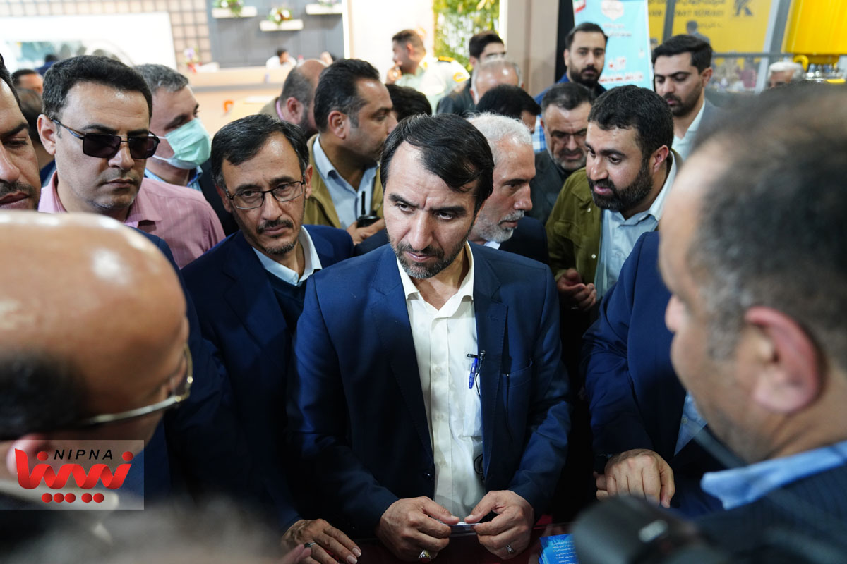 بازدید مهندس شاه میرزایی معاون وزیر نفت و مدیرعامل شرکت ملی صنایع پتروشیمی از چهاردهمین نمایشگاه تخصصی ساخت تجهیزات صنعت نفت خوزستان 4