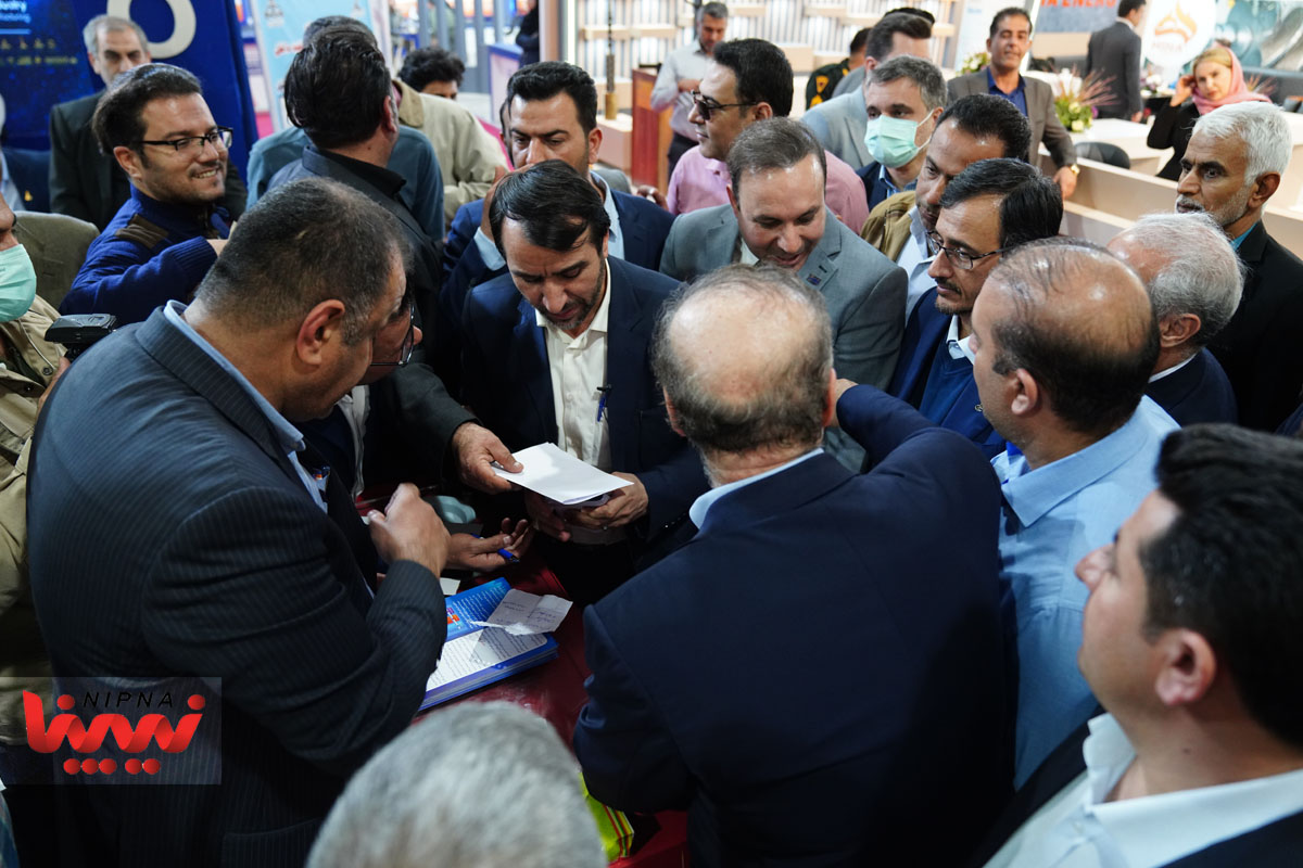 بازدید مهندس شاه میرزایی معاون وزیر نفت و مدیرعامل شرکت ملی صنایع پتروشیمی از چهاردهمین نمایشگاه تخصصی ساخت تجهیزات صنعت نفت خوزستان 8