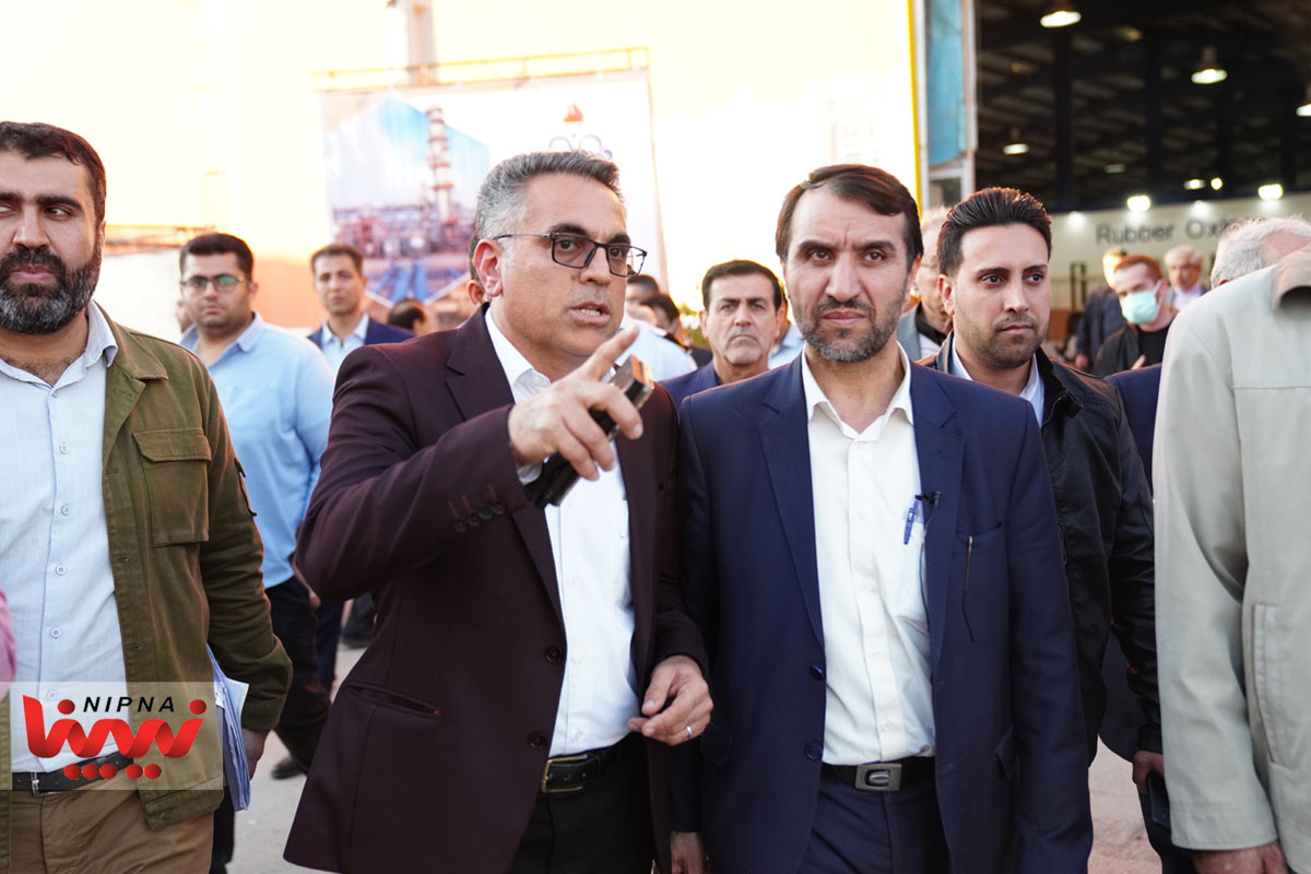 بازدید مهندس شاه میرزایی معاون وزیر نفت و مدیرعامل شرکت ملی صنایع پتروشیمی از چهاردهمین نمایشگاه تخصصی ساخت تجهیزات صنعت نفت خوزستان 11