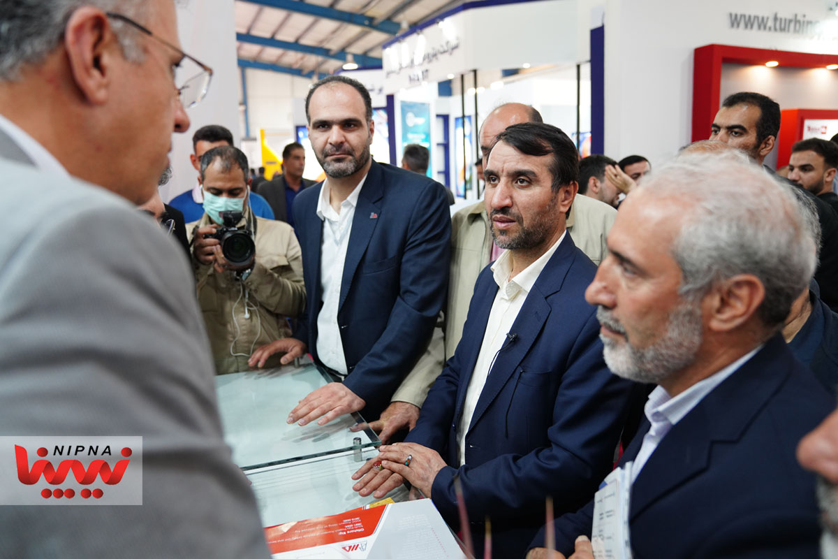 بازدید مهندس شاه میرزایی معاون وزیر نفت و مدیرعامل شرکت ملی صنایع پتروشیمی از چهاردهمین نمایشگاه تخصصی ساخت تجهیزات صنعت نفت خوزستان 13