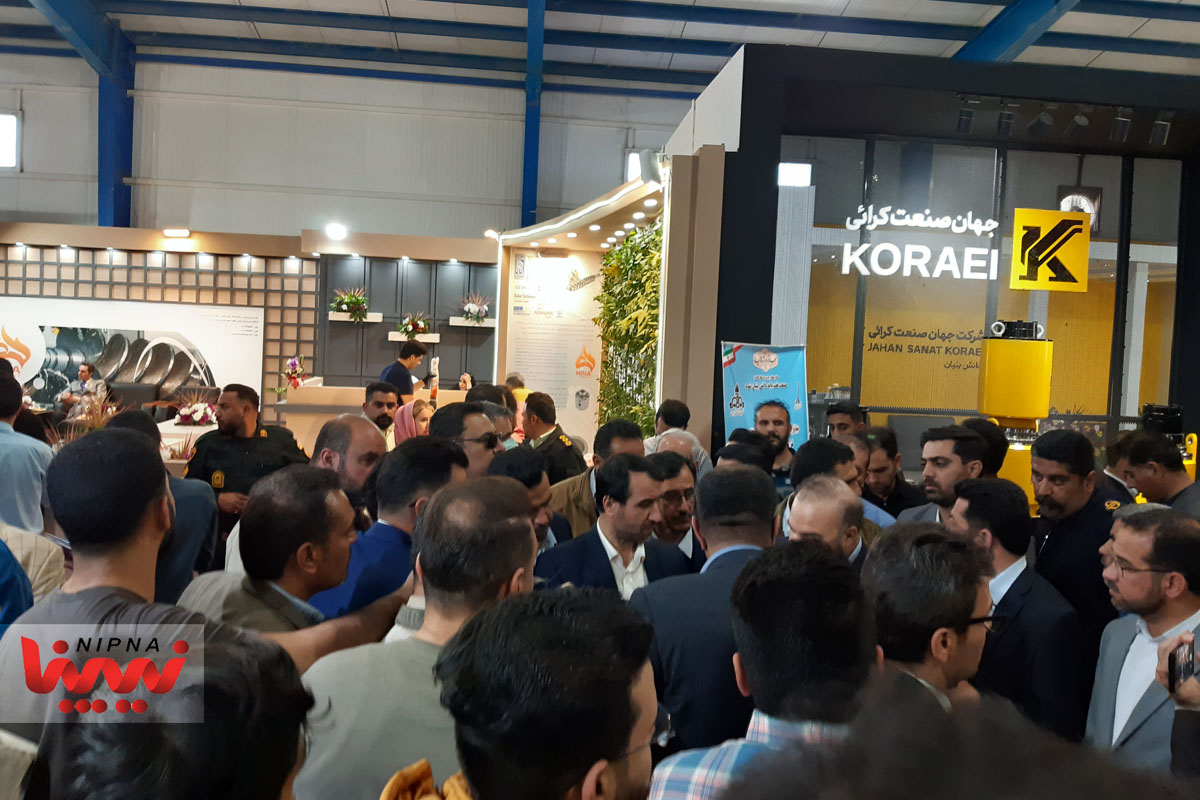 بازدید مهندس شاه میرزایی معاون وزیر نفت و مدیرعامل شرکت ملی صنایع پتروشیمی از چهاردهمین نمایشگاه تخصصی ساخت تجهیزات صنعت نفت خوزستان 15