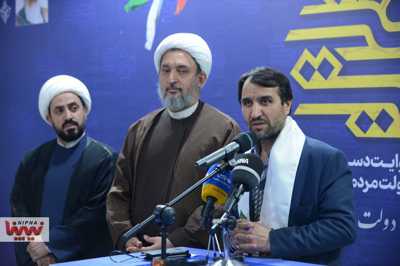 بازدیدمهندس شاهمیرزایی معاون وزیر نفت و مدیر عامل شرکت ملی صنایع پتروشیمی از نمایشگاه روایت پیشرفت در مشهدمقدس 13