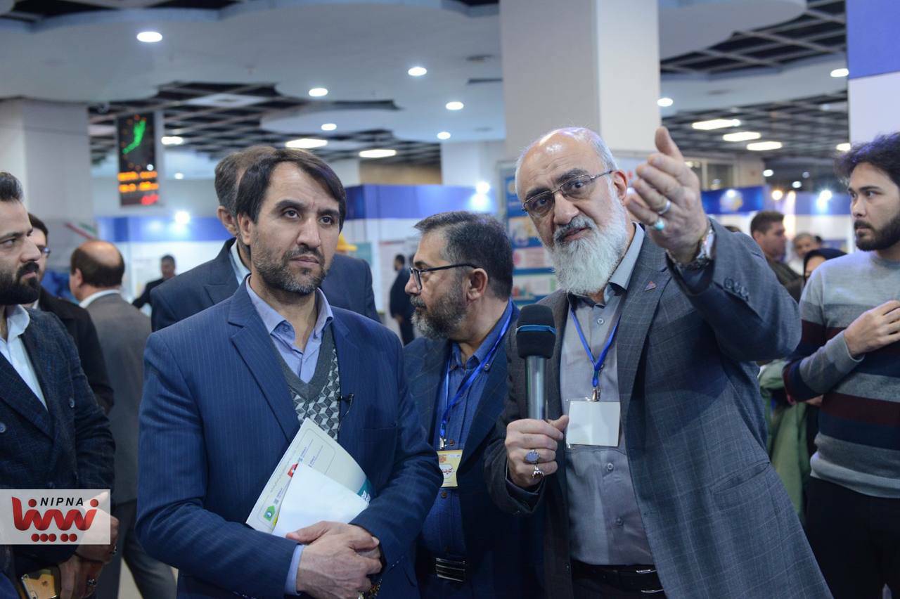 بازدیدمهندس شاهمیرزایی معاون وزیر نفت و مدیر عامل شرکت ملی صنایع پتروشیمی از نمایشگاه روایت پیشرفت در مشهدمقدس 14