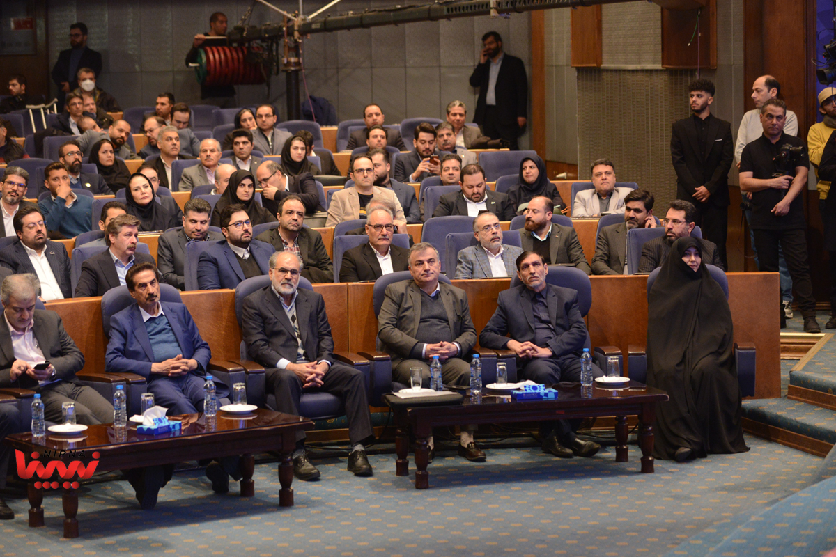 دهمین جایزه تعالی صنعت پتروشیمی 33