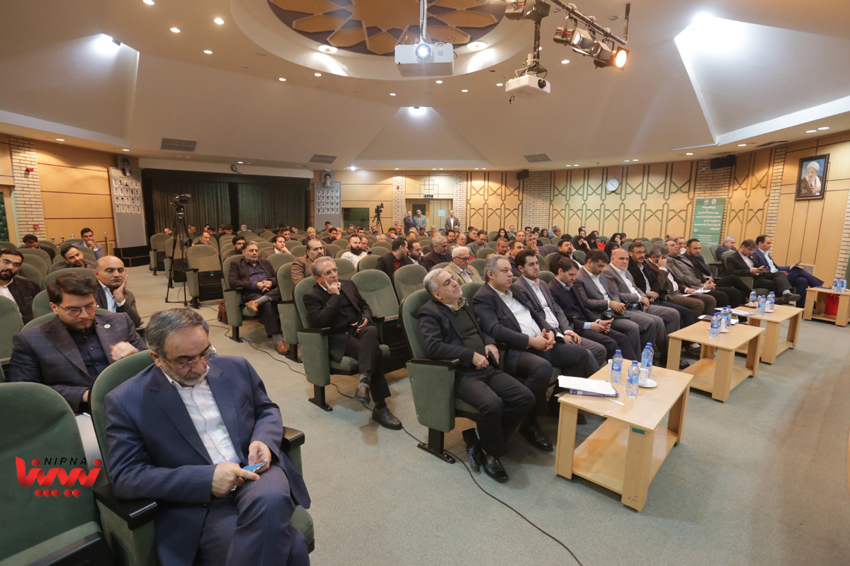 نخستین همایش توسعه و آینده‌نگری در صنعت پتروشیمی 8