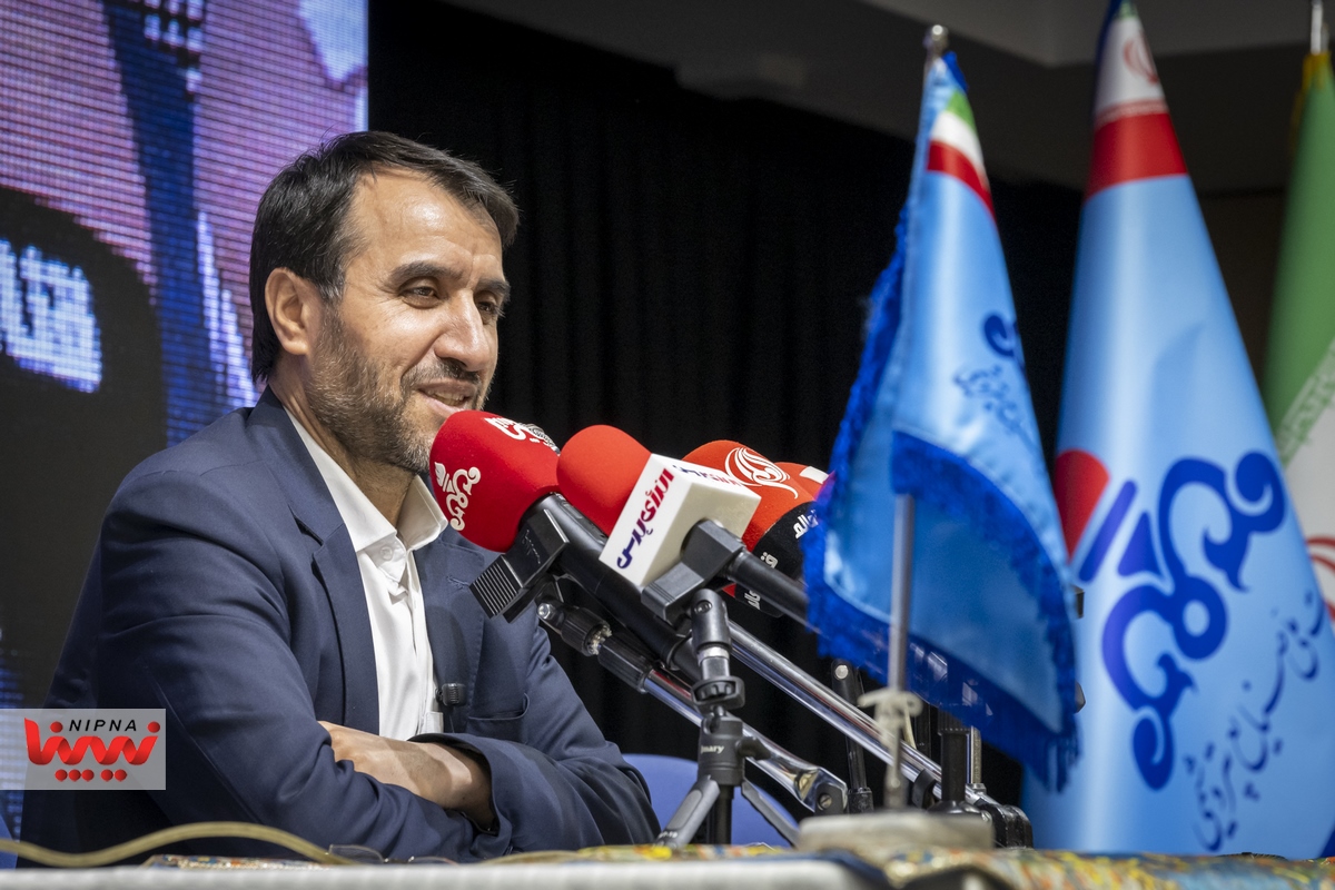 دیدار صمیمی معاون وزیر نفت و مدیرعامل شرکت ملی صنایع پتروشیمی با اصحاب رسانه 24