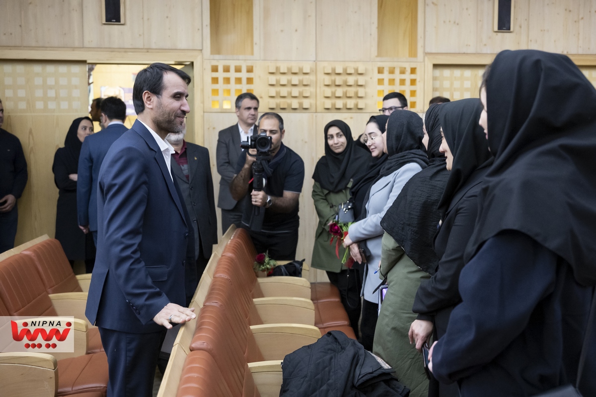 دیدار صمیمی معاون وزیر نفت و مدیرعامل شرکت ملی صنایع پتروشیمی با اصحاب رسانه 43