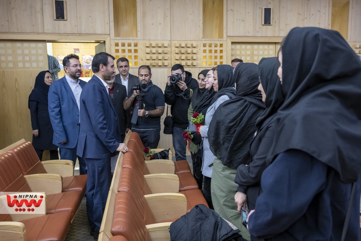 دیدار صمیمی معاون وزیر نفت و مدیرعامل شرکت ملی صنایع پتروشیمی با اصحاب رسانه 45