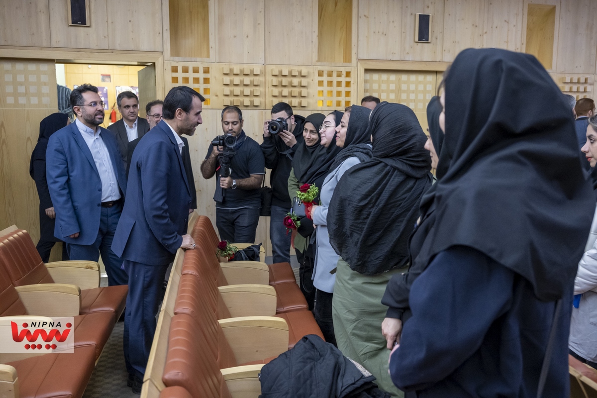 دیدار صمیمی معاون وزیر نفت و مدیرعامل شرکت ملی صنایع پتروشیمی با اصحاب رسانه 46