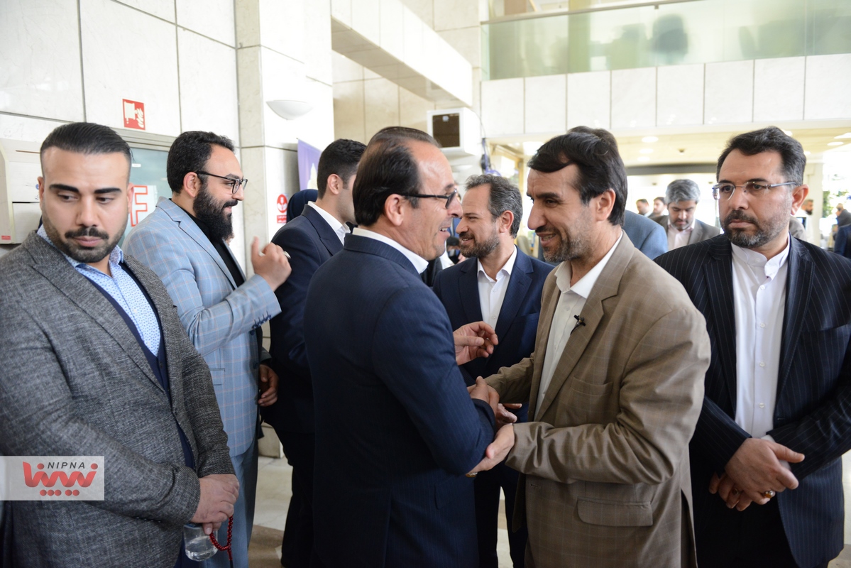 آئین دیدار عیدانه معاون وزیر نفت و مدیرعامل شرکت ملی صنایع پتروشیمی و هیئت مدیره، مدیران ارشد، مدیران عامل، مدیریت ها، کارکنان و فعالان صنعت پتروشیمی 4