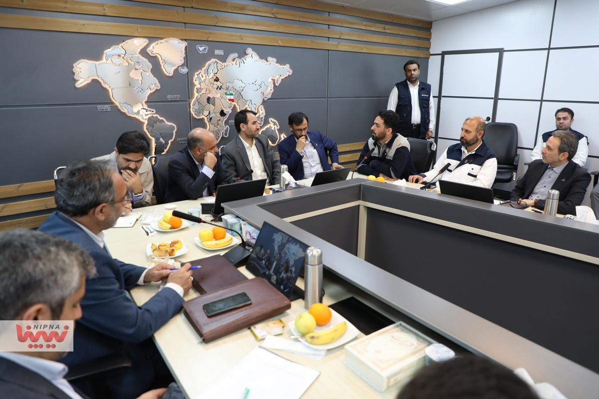 نشست مهندس شاهمیرزایی معاون وزیر نفت و مدیرعامل شرکت ملی صنایع پتروشیمی با مدیران مجتمع پتروشیمی غدیر 11