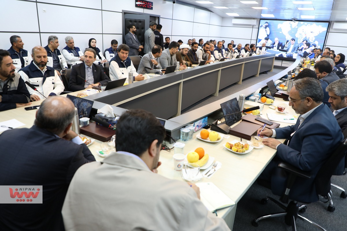 نشست مهندس شاهمیرزایی معاون وزیر نفت و مدیرعامل شرکت ملی صنایع پتروشیمی با مدیران مجتمع پتروشیمی غدیر 12