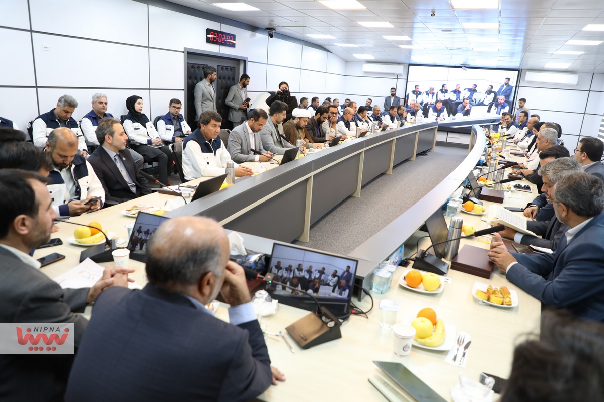 نشست مهندس شاهمیرزایی معاون وزیر نفت و مدیرعامل شرکت ملی صنایع پتروشیمی با مدیران مجتمع پتروشیمی غدیر 16