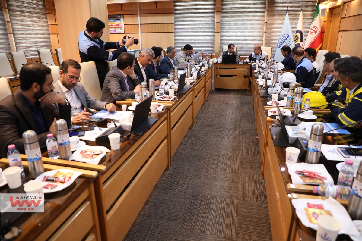 نشست مهندس شاهمیرزایی معاون وزیر نفت و مدیرعامل شرکت ملی صنایع پتروشیمی با مدیران شرکت پتروشیمی فن آوران 3